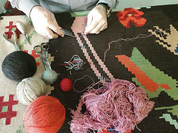 Laboratorio restauro tappeti Babaei Carpets Milano